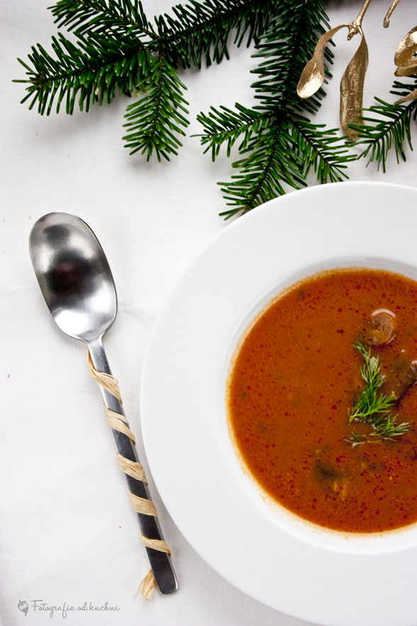 Świąteczna zupa grzybowo pomidorowa