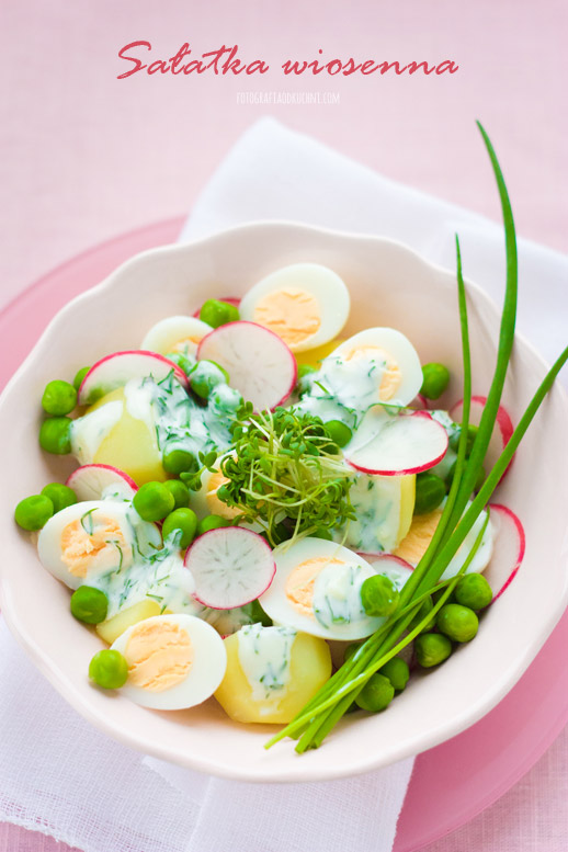 Sałatka wiosenna z młodymi&nbsp;ziemniakami