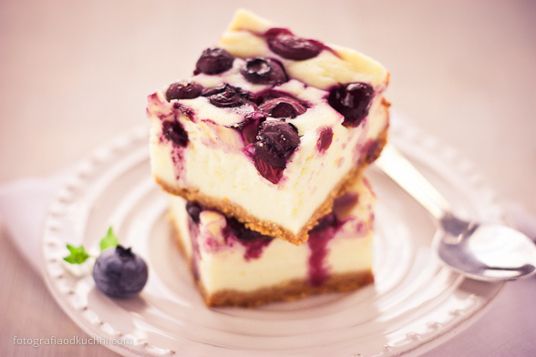 Sernik z jagodami