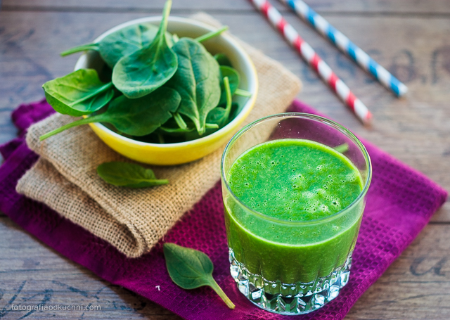 Zielony koktajl bananowo - ananasowy